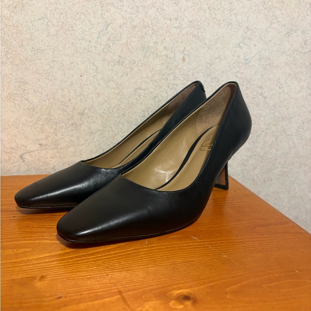 Sam Eldelman Rika Elegant Black Women's Kitten Slip on Pumps Heel Size 6